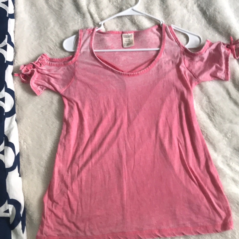 Off the shoulder T-Shirt